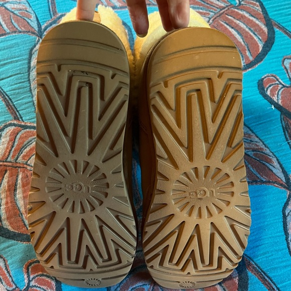 UGG Chestnut Boots - Picture 6 of 6
